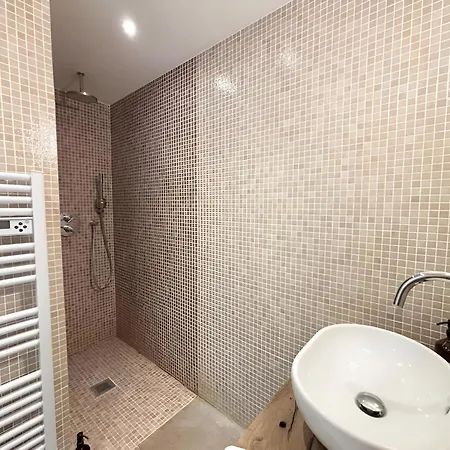 Nocnoc - Le Tenor, Monnaie ליל